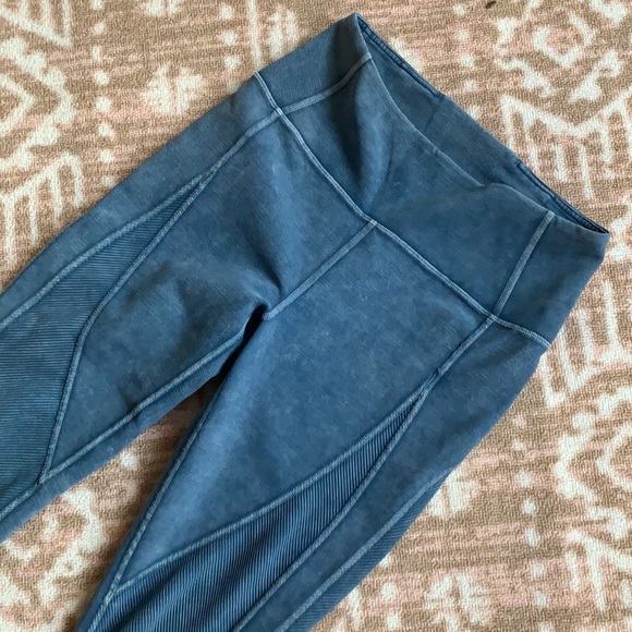 Lululemon Wunder Under HR Tight 28" Rib sz 6 - Picture 6 of 10